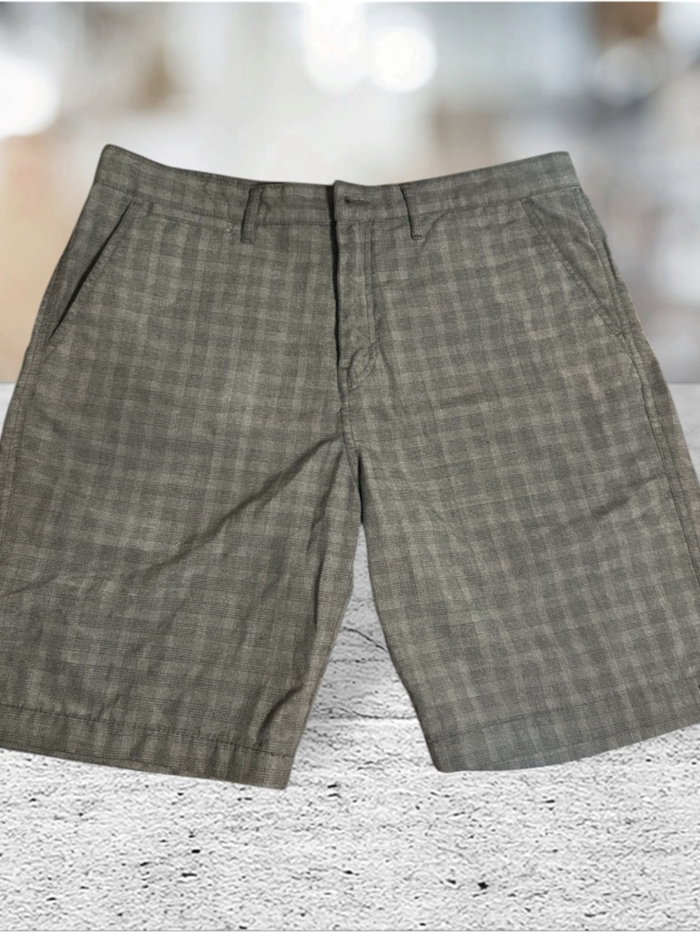 Quiksilver Men's Gray Plaid Athletic Shorts